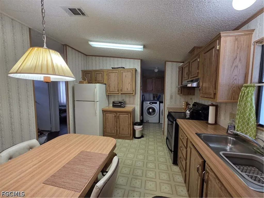 465 Dawn Drive North Fort Myers FL 33903