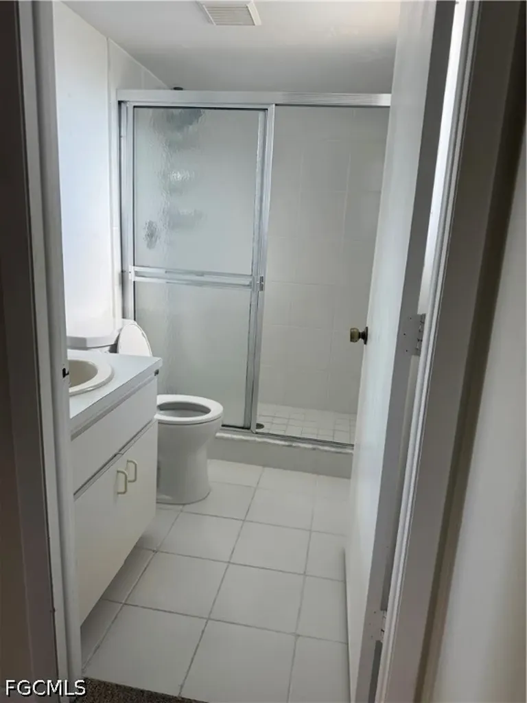 642 SE 13th Place Cape Coral FL 33990