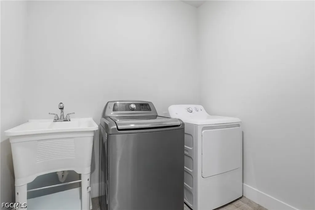 1608 NW 38th Avenue Cape Coral FL 33993
