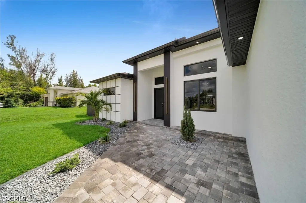 849 SW 15th Avenue Cape Coral FL 33991