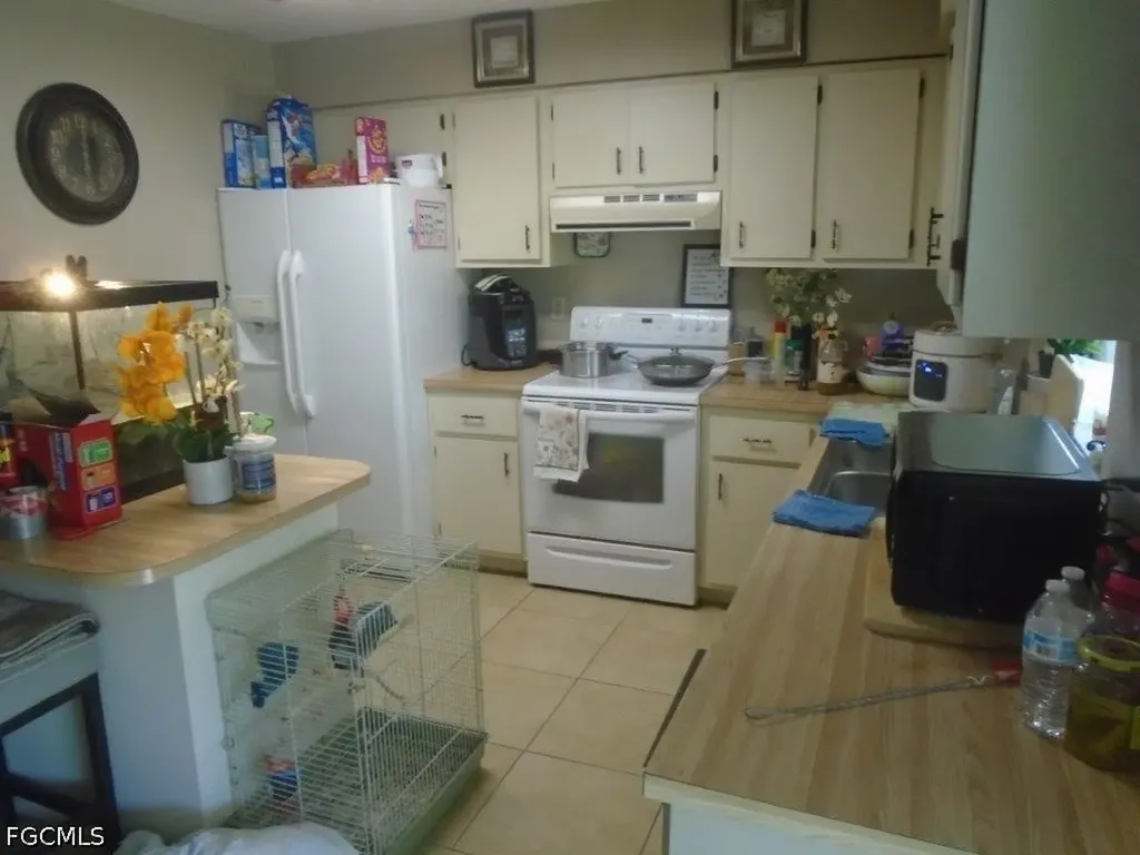 129 SW Trafalgar Parkway Cape Coral FL 33991