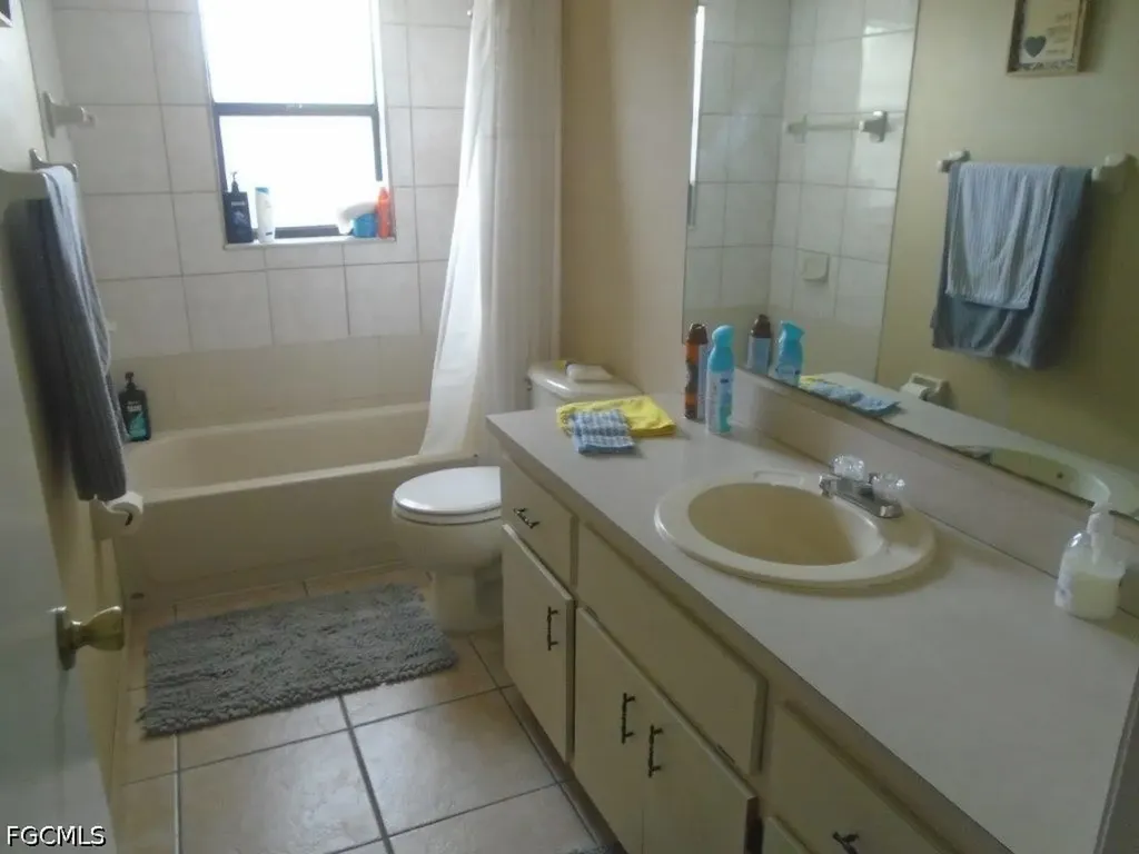 129 SW Trafalgar Parkway Cape Coral FL 33991