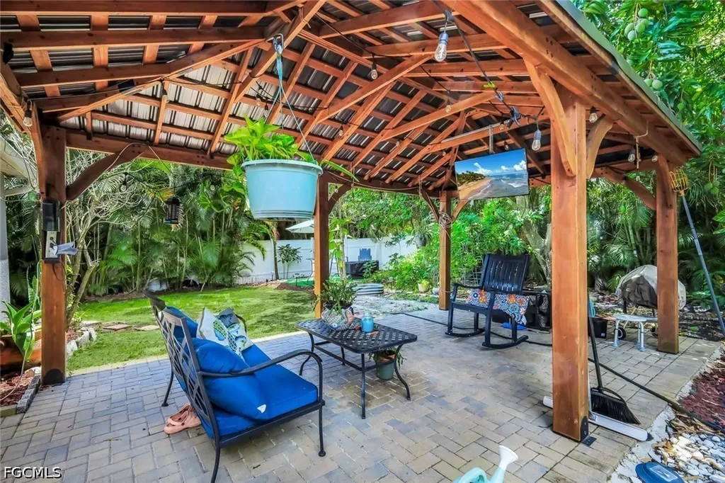 1006 SW 9th Avenue Cape Coral FL 33991