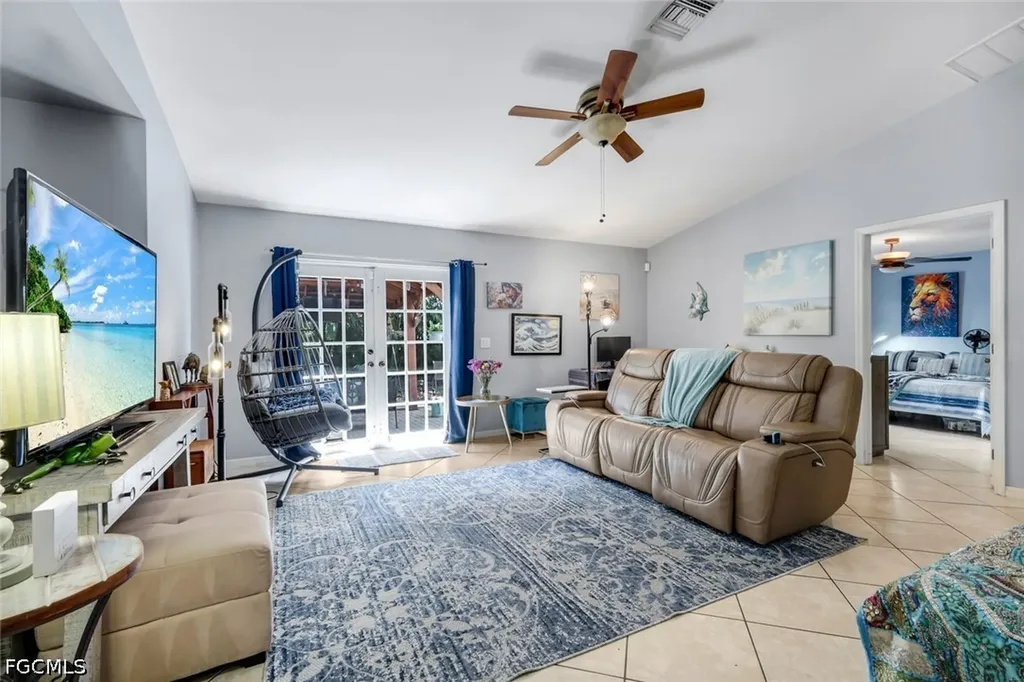 1006 SW 9th Avenue Cape Coral FL 33991