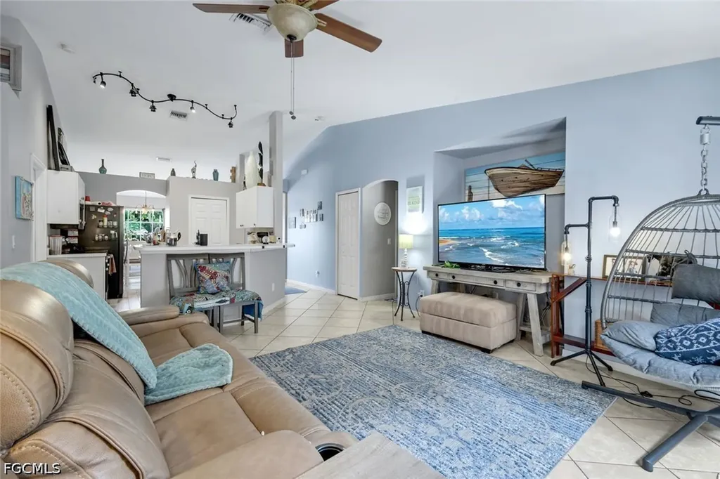 1006 SW 9th Avenue Cape Coral FL 33991
