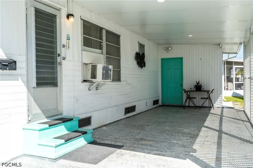 5558 Palm Beach Boulevard Fort Myers FL 33905