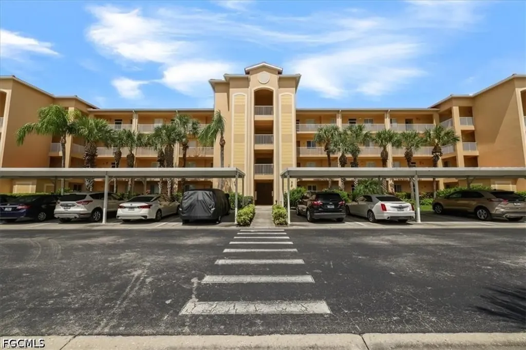 8261 Pathfinder Loop Fort Myers FL 33919