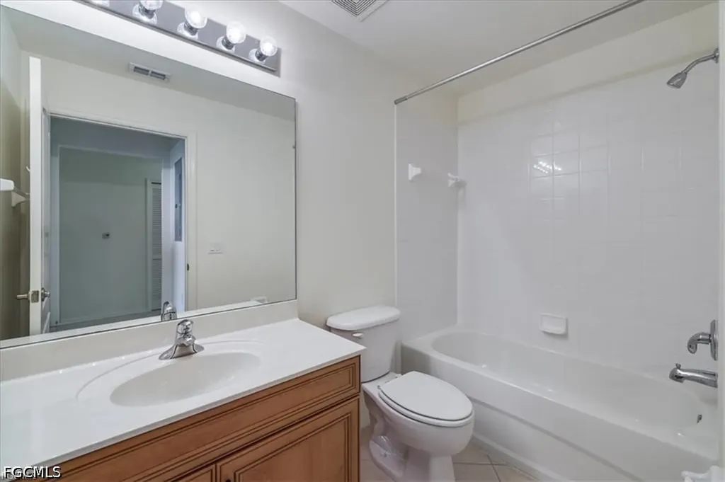 8261 Pathfinder Loop Fort Myers FL 33919