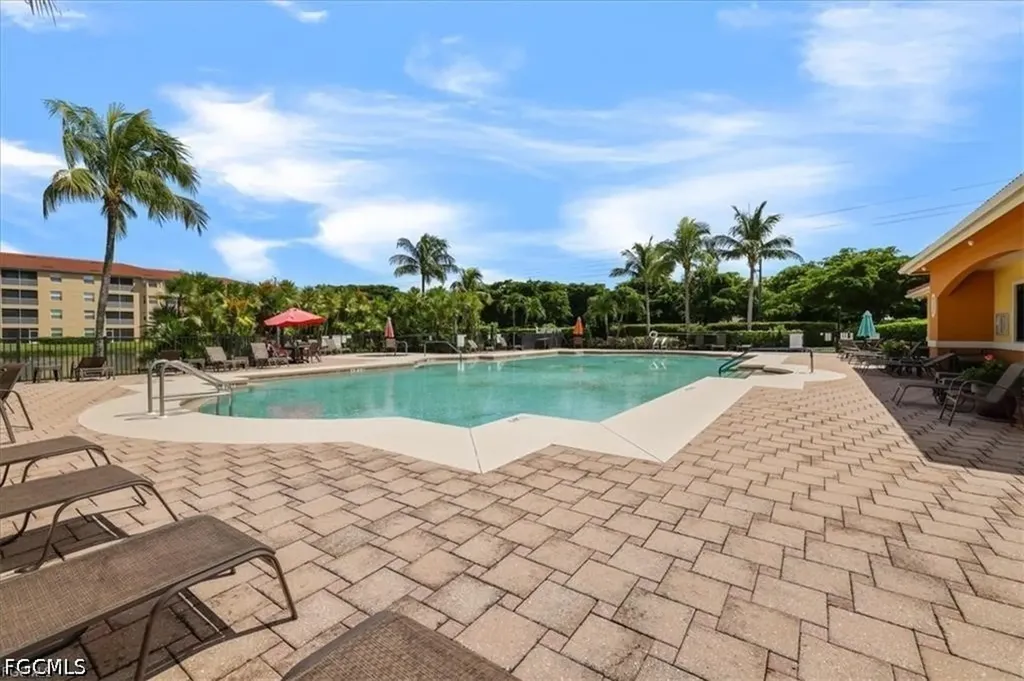 8261 Pathfinder Loop Fort Myers FL 33919