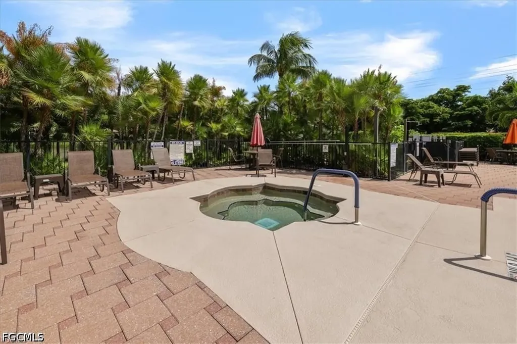 8261 Pathfinder Loop Fort Myers FL 33919