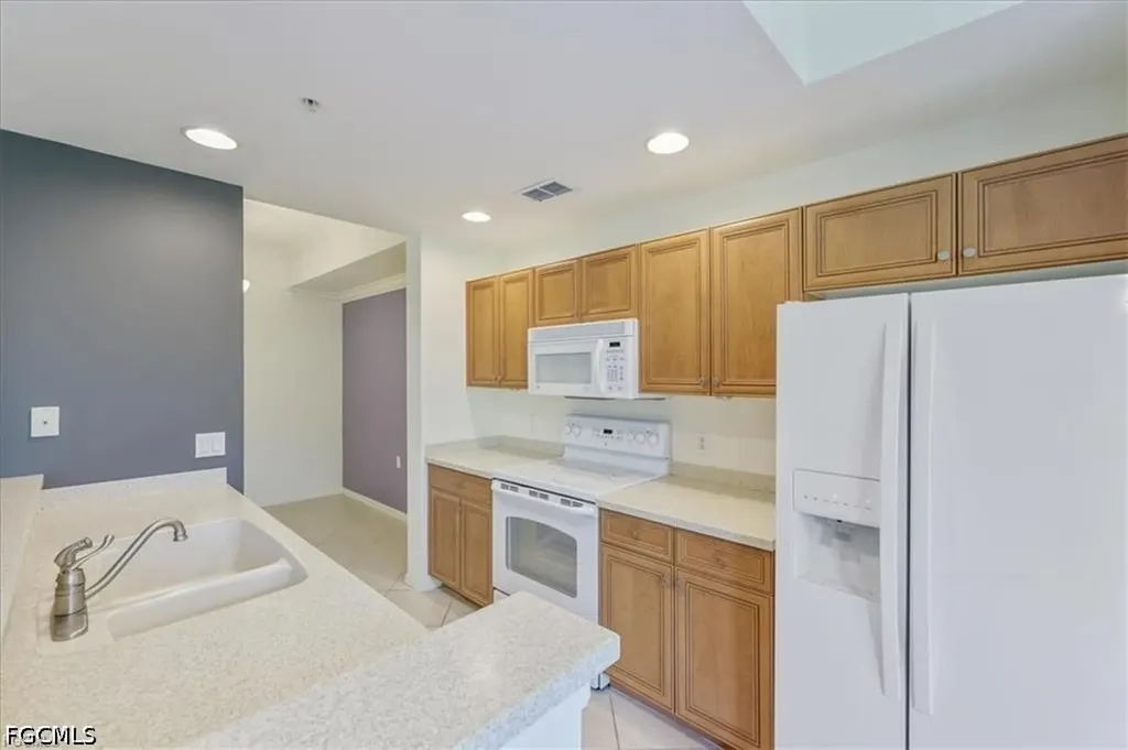 8261 Pathfinder Loop Fort Myers FL 33919