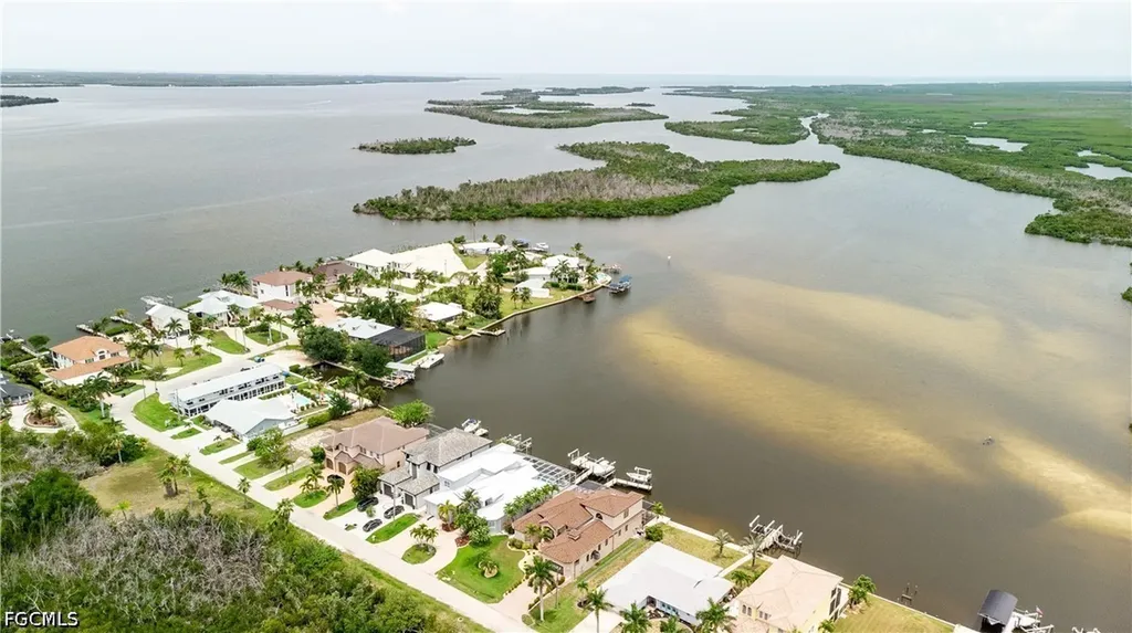 12130 Shoreview Drive Matlacha FL 33993