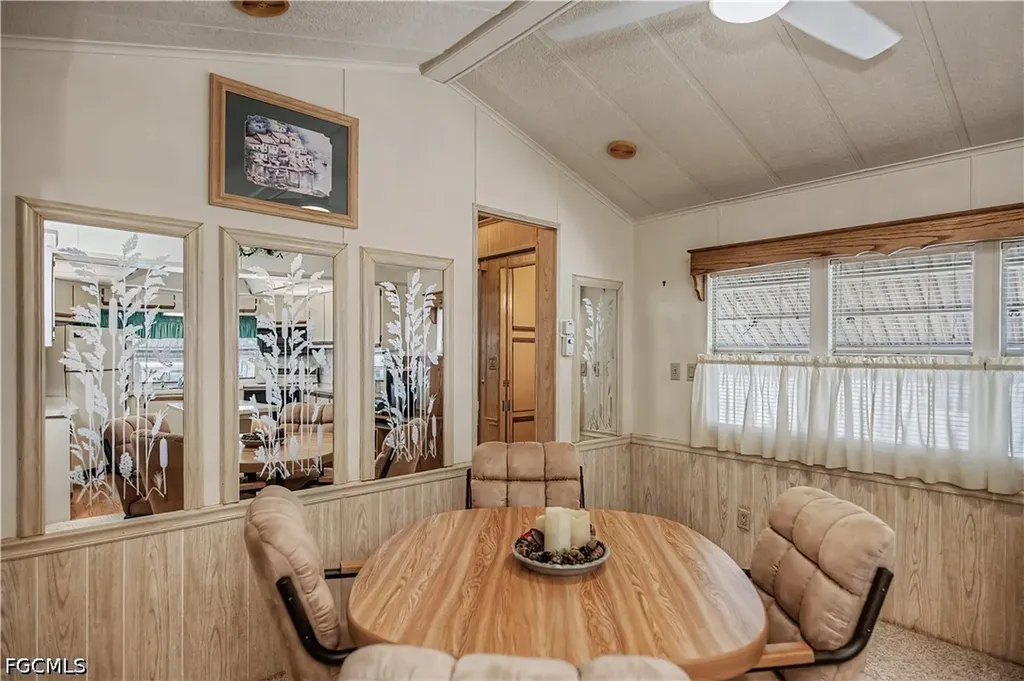 178 Caravan Circle North Fort Myers FL 33903