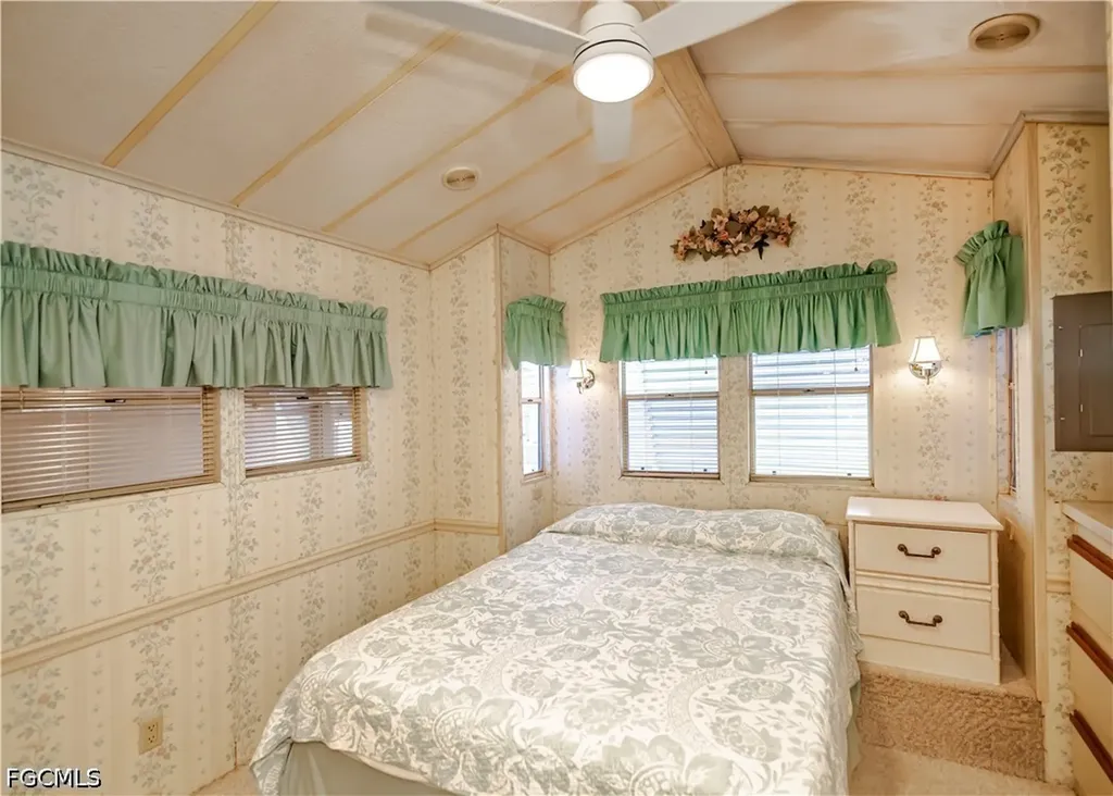 178 Caravan Circle North Fort Myers FL 33903
