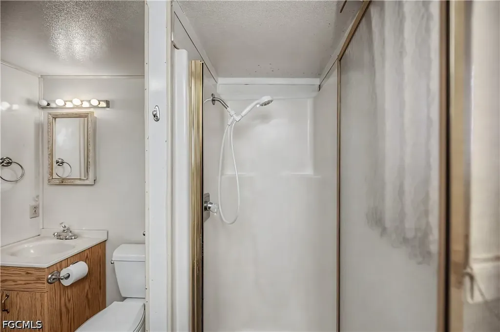 178 Caravan Circle North Fort Myers FL 33903