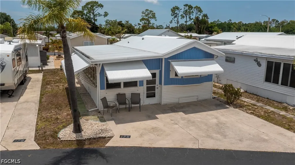 178 Caravan Circle North Fort Myers FL 33903