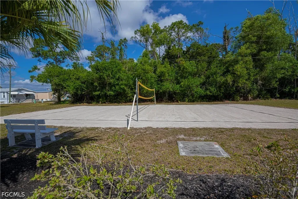 178 Caravan Circle North Fort Myers FL 33903