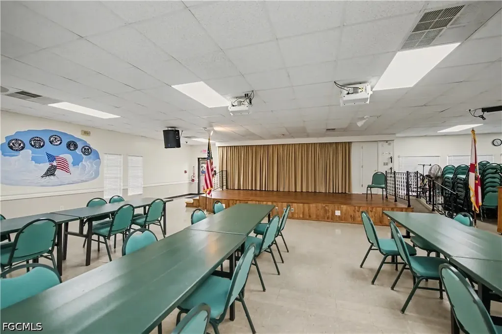 178 Caravan Circle North Fort Myers FL 33903