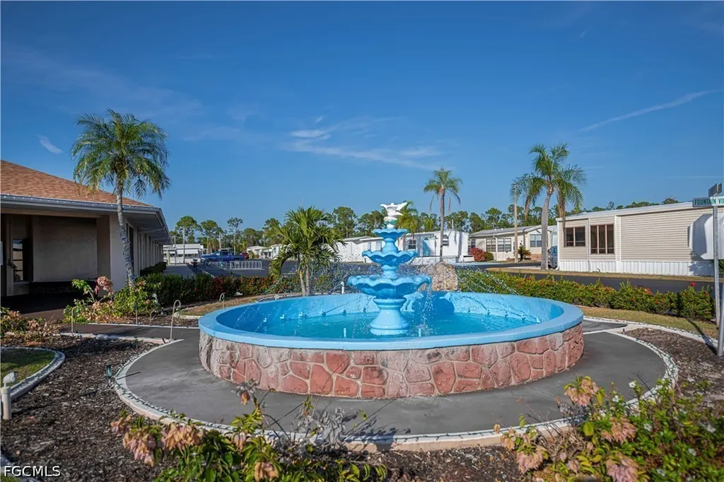 178 Caravan Circle North Fort Myers FL 33903