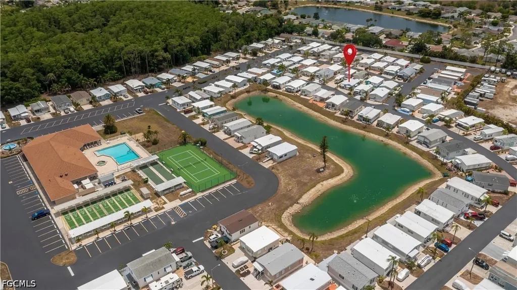 178 Caravan Circle North Fort Myers FL 33903