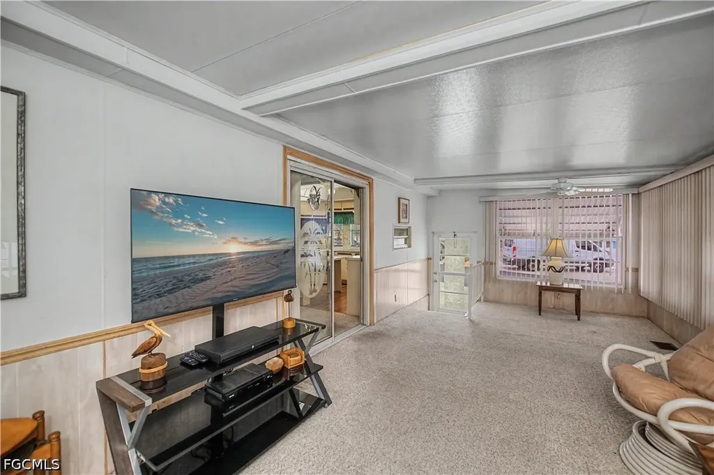 178 Caravan Circle North Fort Myers FL 33903