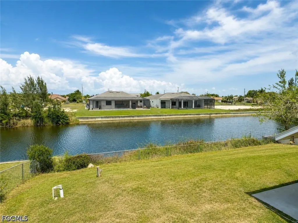 3737 SW 11th Court Cape Coral FL 33914
