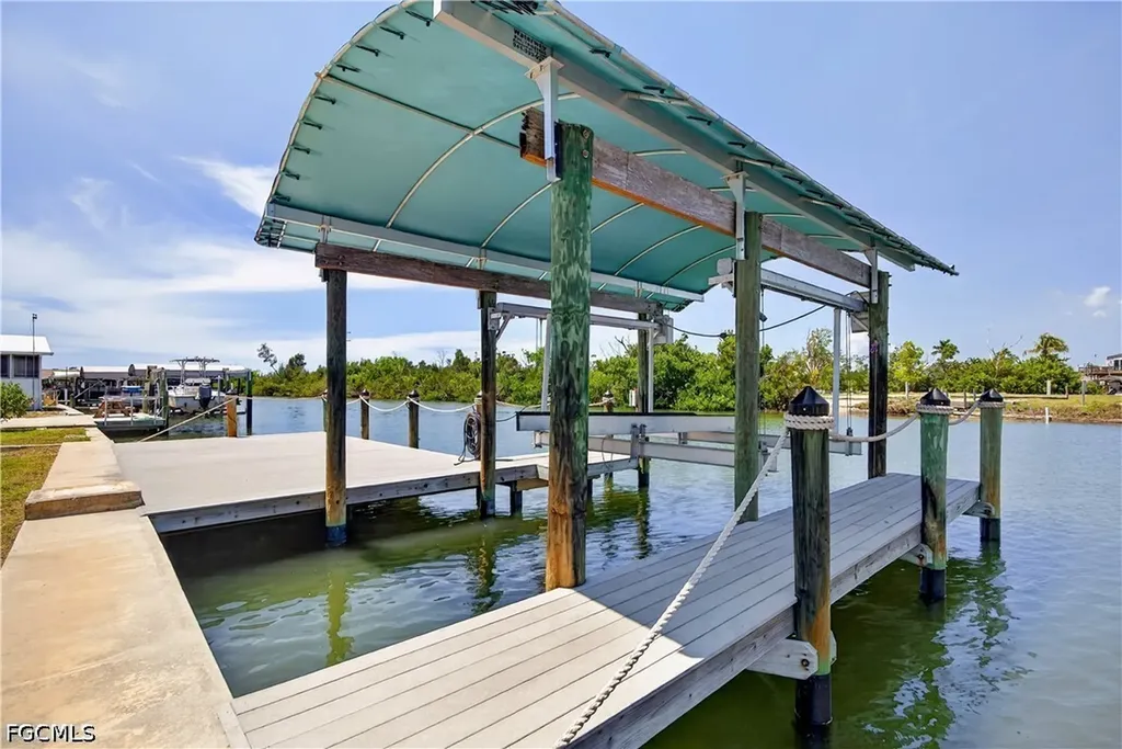 3864 Royal Palm Drive St. James City FL 33956
