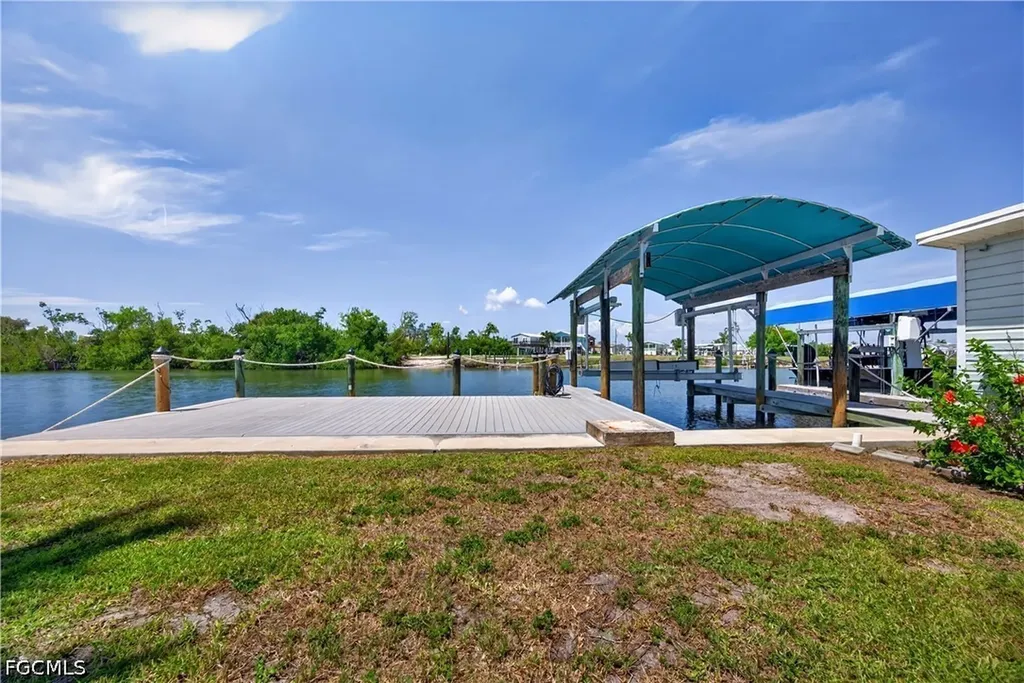 3864 Royal Palm Drive St. James City FL 33956