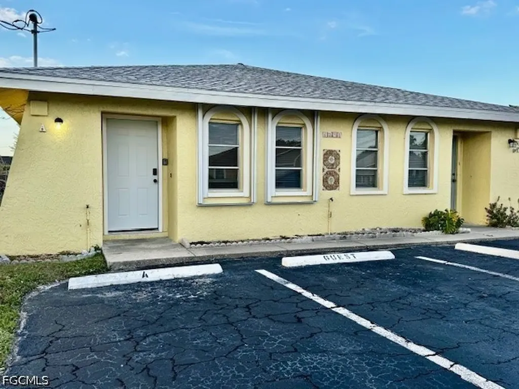 1245 SE 8th Street Cape Coral FL 33990