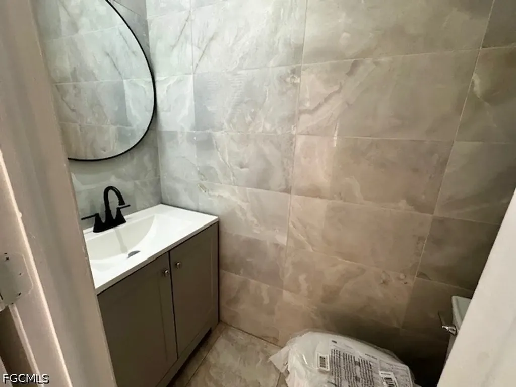 1245 SE 8th Street Cape Coral FL 33990