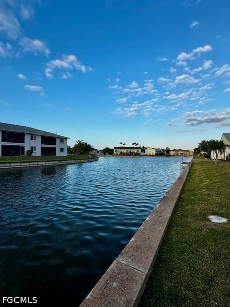 1245 SE 8th Street Cape Coral FL 33990