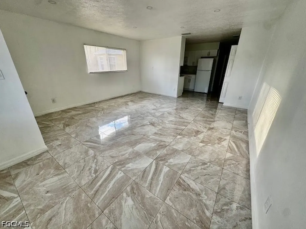 1245 SE 8th Street Cape Coral FL 33990