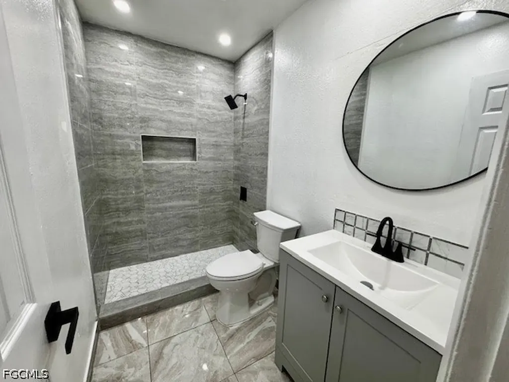1245 SE 8th Street Cape Coral FL 33990