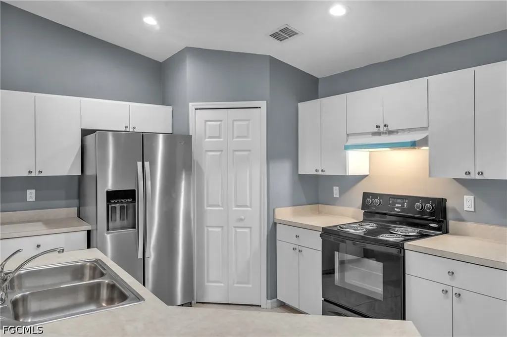 1245 SE 6th Street Cape Coral FL 33990