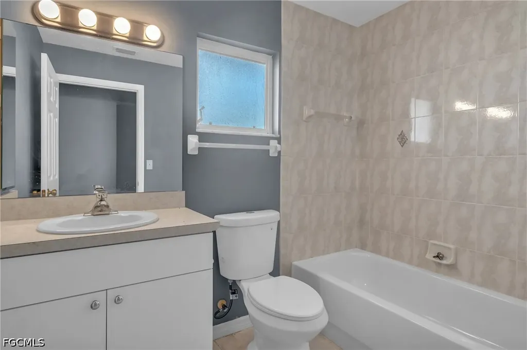 1245 SE 6th Street Cape Coral FL 33990