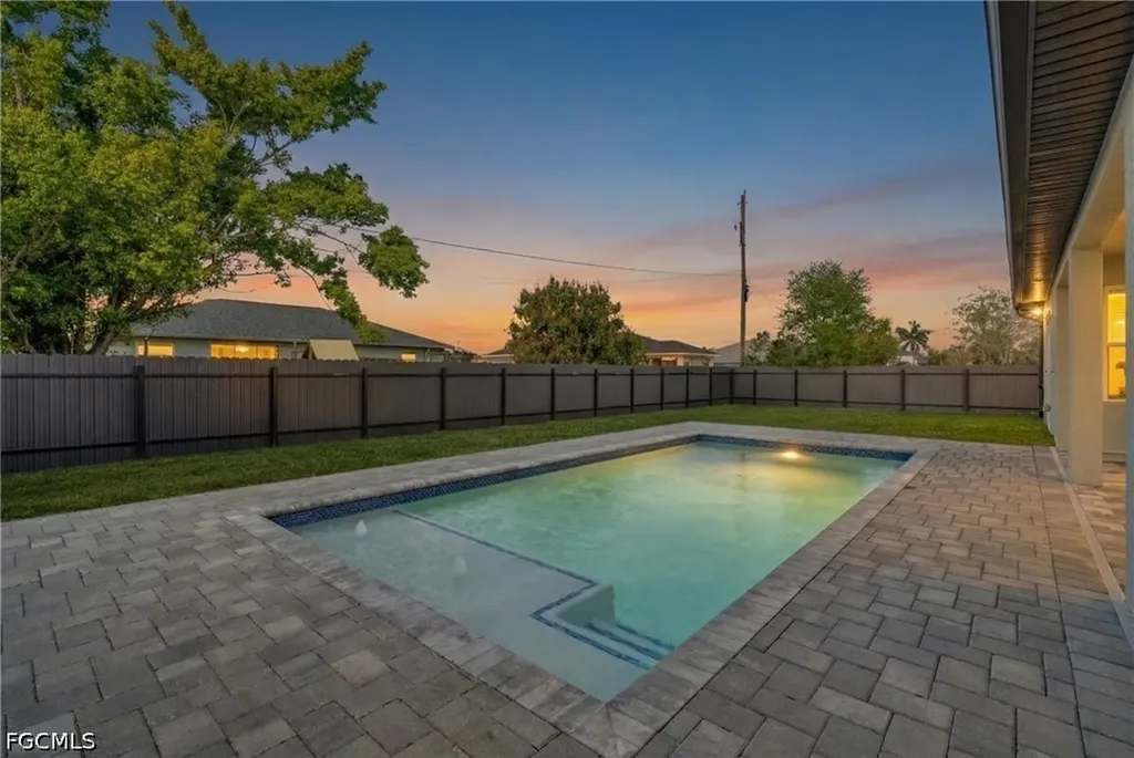 118 NW 2nd Avenue Cape Coral FL 33993
