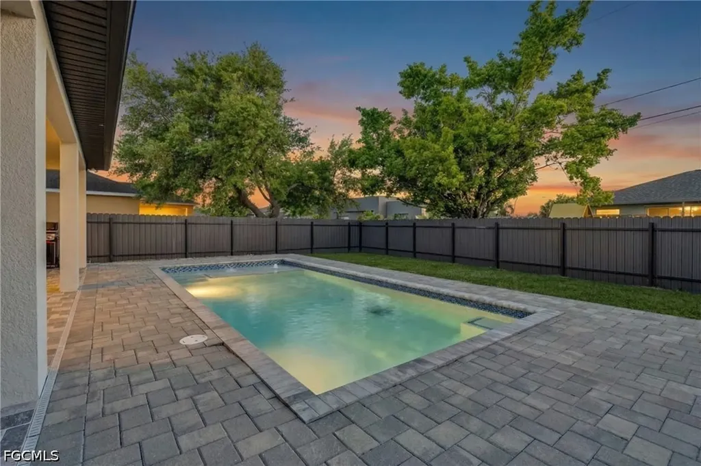 118 NW 2nd Avenue Cape Coral FL 33993