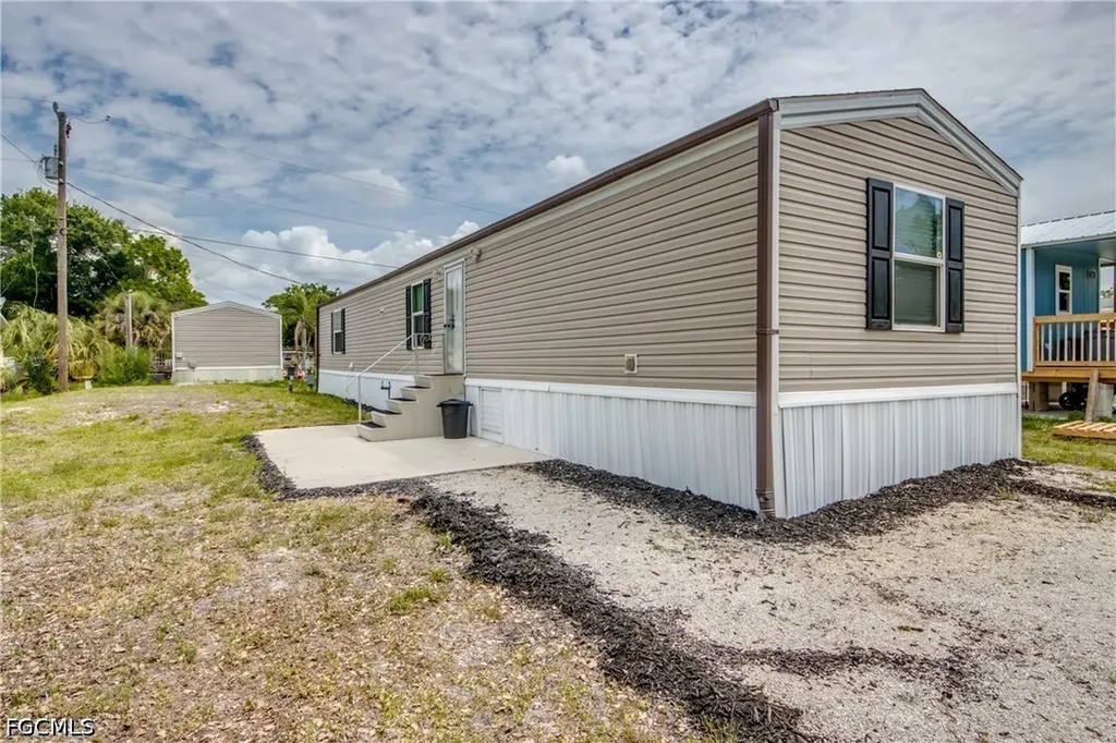 352 Sacramento Street North Fort Myers FL 33903