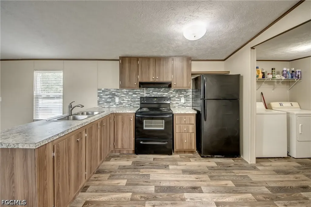 352 Sacramento Street North Fort Myers FL 33903