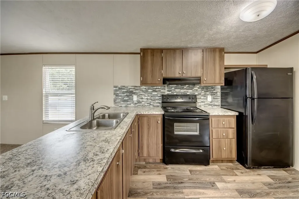 352 Sacramento Street North Fort Myers FL 33903
