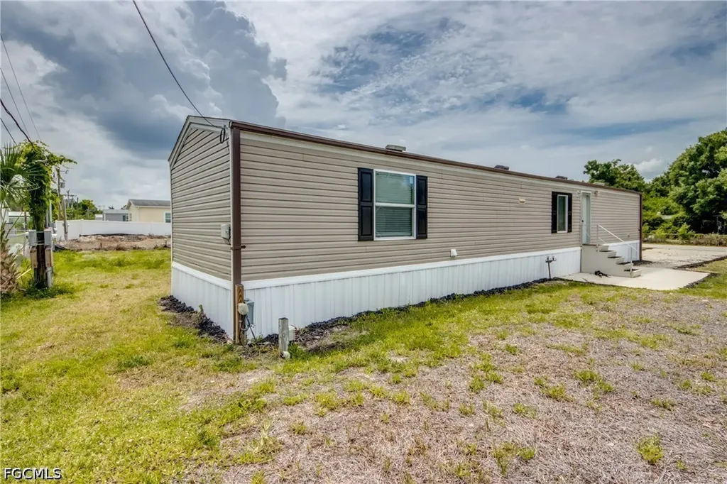 352 Sacramento Street North Fort Myers FL 33903