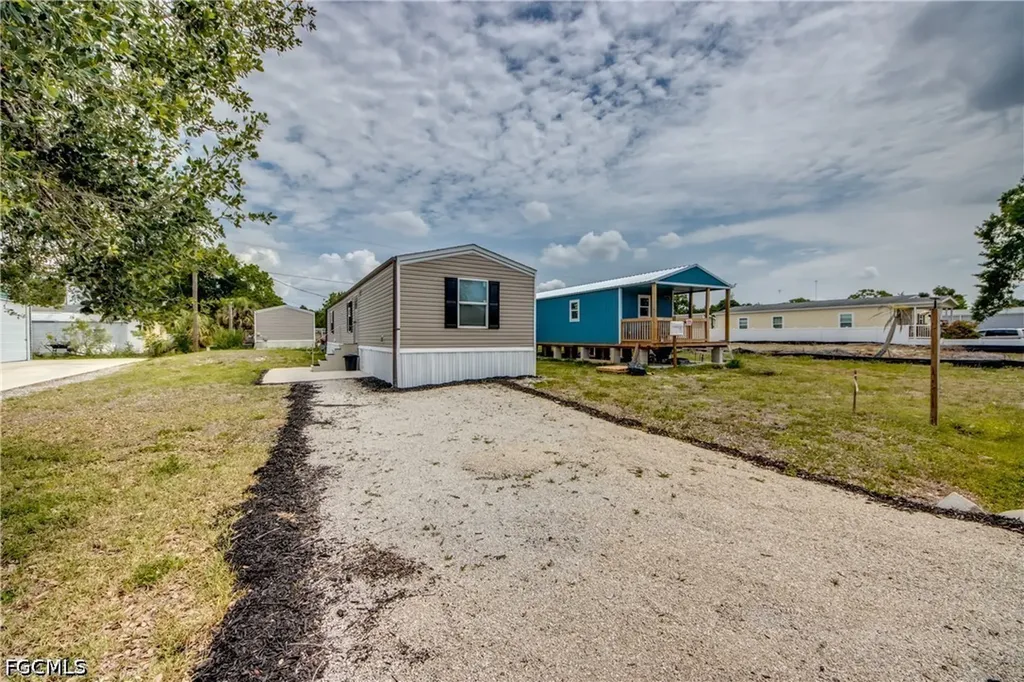 352 Sacramento Street North Fort Myers FL 33903