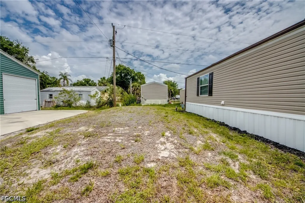 352 Sacramento Street North Fort Myers FL 33903