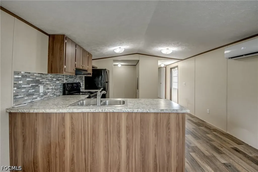 352 Sacramento Street North Fort Myers FL 33903