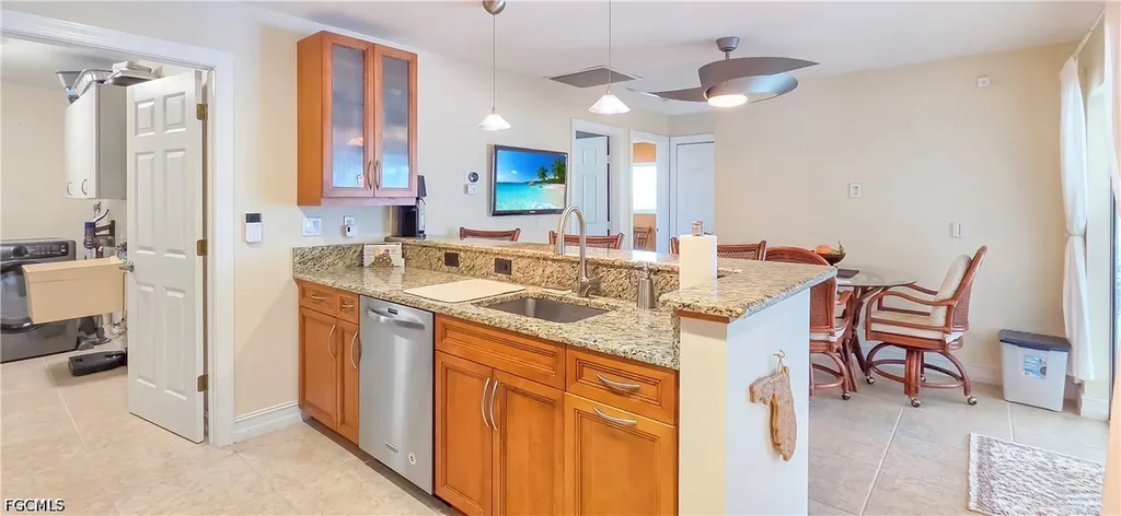 2926 SE 11th Place Cape Coral FL 33904