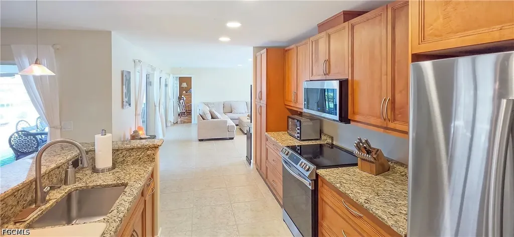 2926 SE 11th Place Cape Coral FL 33904