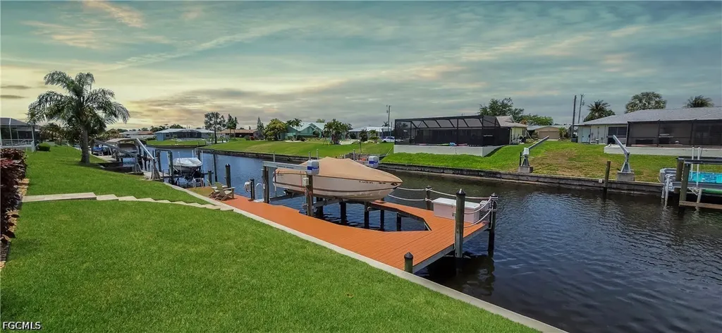 2926 SE 11th Place Cape Coral FL 33904
