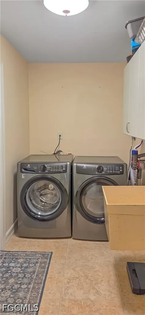 2926 SE 11th Place Cape Coral FL 33904