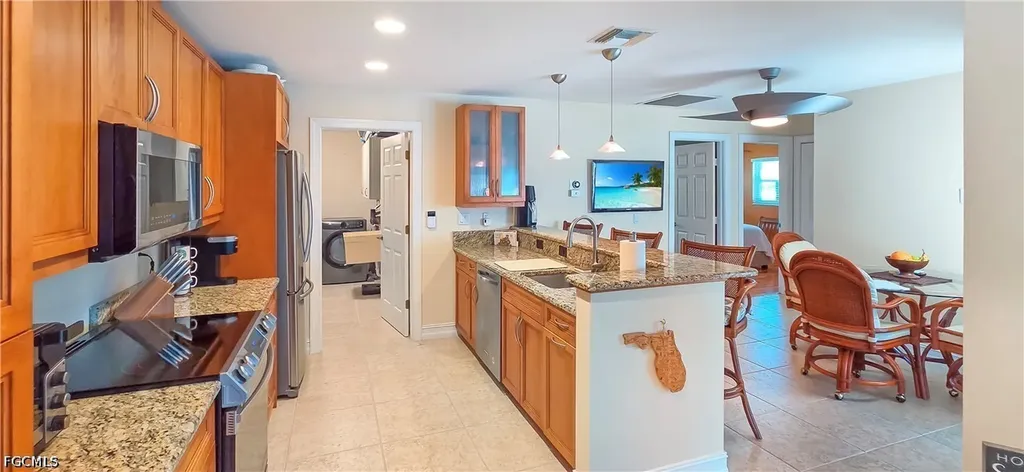 2926 SE 11th Place Cape Coral FL 33904