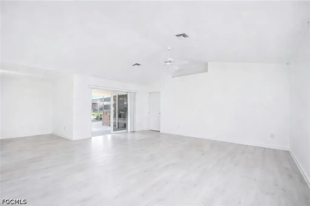 3221 NE 15th Place Cape Coral FL 33909